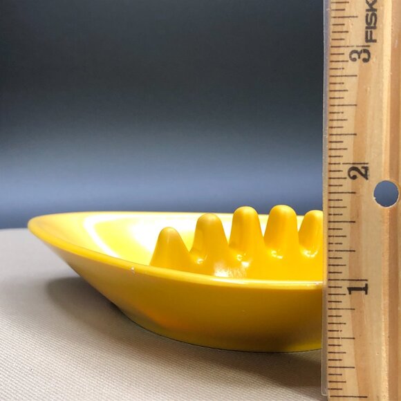 Vintage ANHOLT USA Ashtray: Yellow Atomic Boomerang Melamine Dish - MCM Decor - Picture 10 of 10